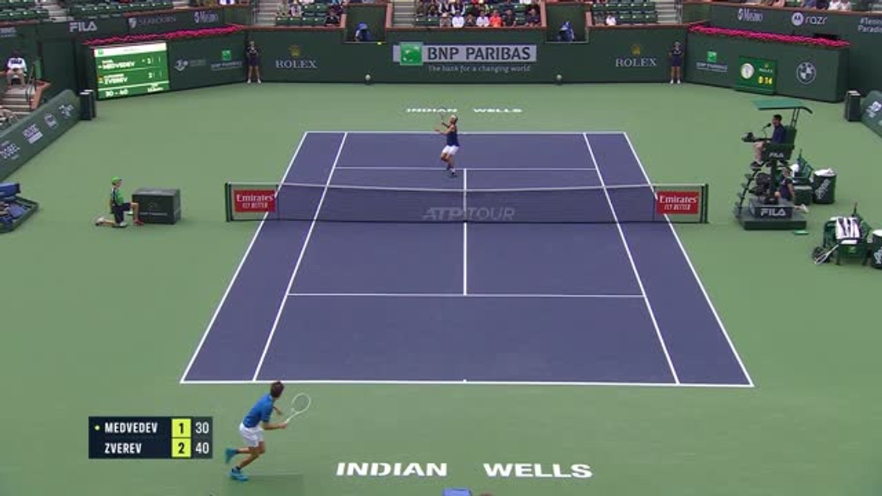 Medvedev survives injury scare to beat Zverev in classic