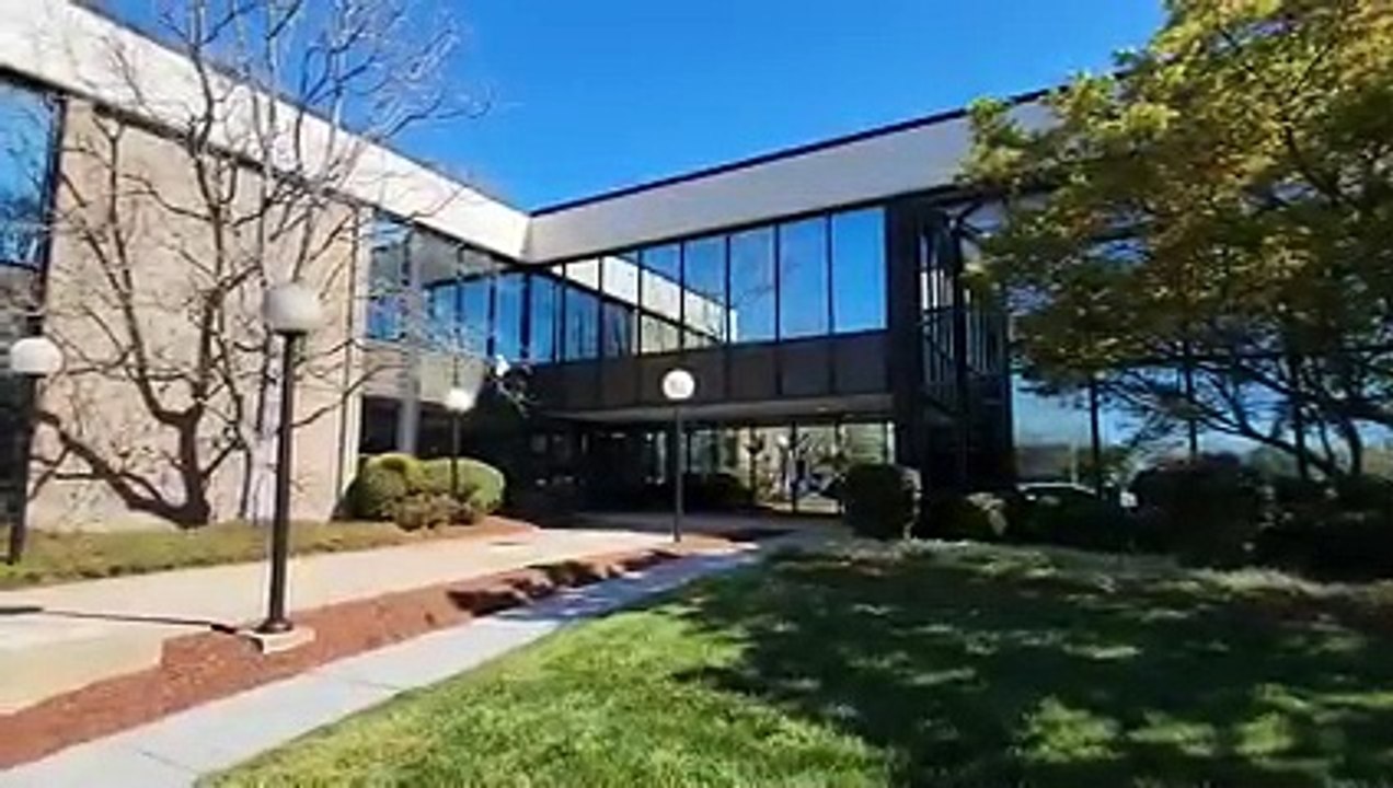 Allied Universal security guard charged for assaulting a journalist