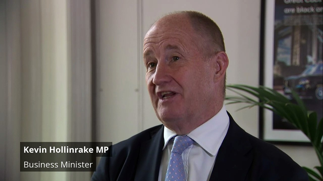 Minimum wage rises to £10.42