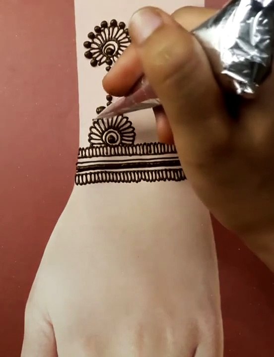 back hand mehndi design #Easy mehndi design #simple mehndi design #mehndi design#