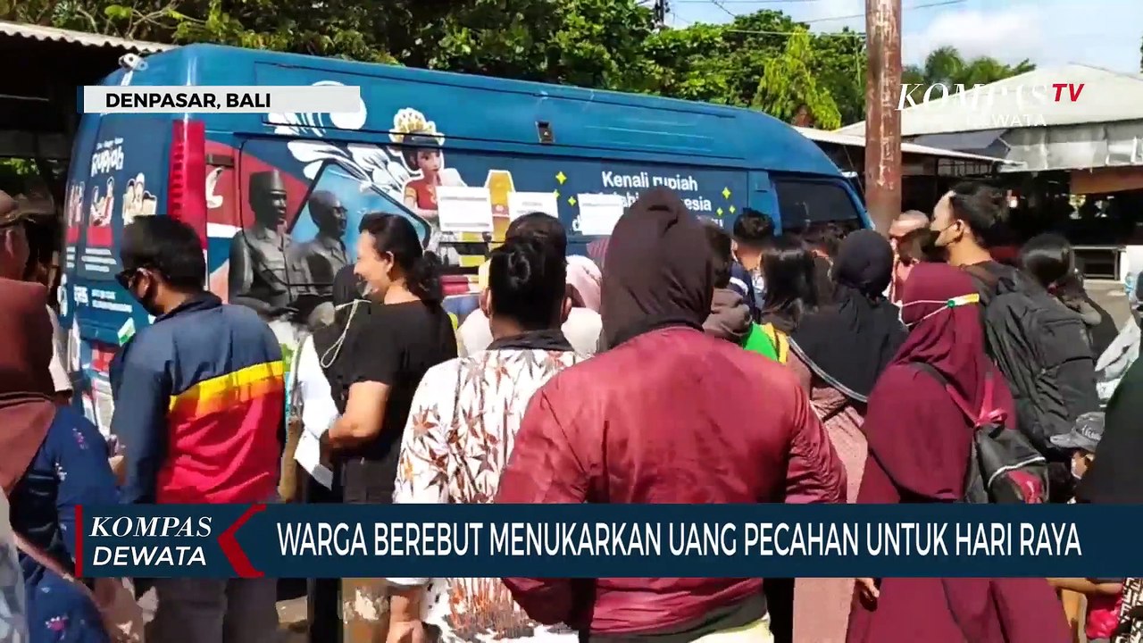 Warga Berebut Tukarkan Uang Pecahan Untuk Lebaran