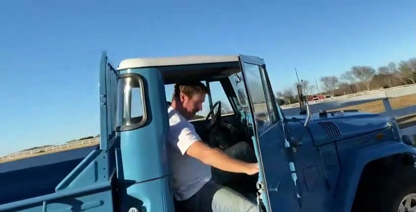 Fixer Upper: The Castle S01 E02