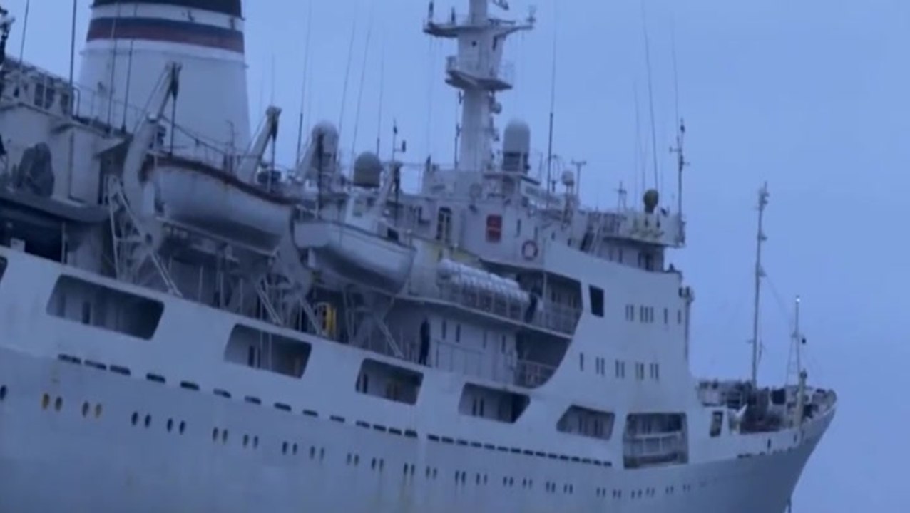 Moment suspected Russian ‘spy ship’ in North Sea approached by Danish journalists