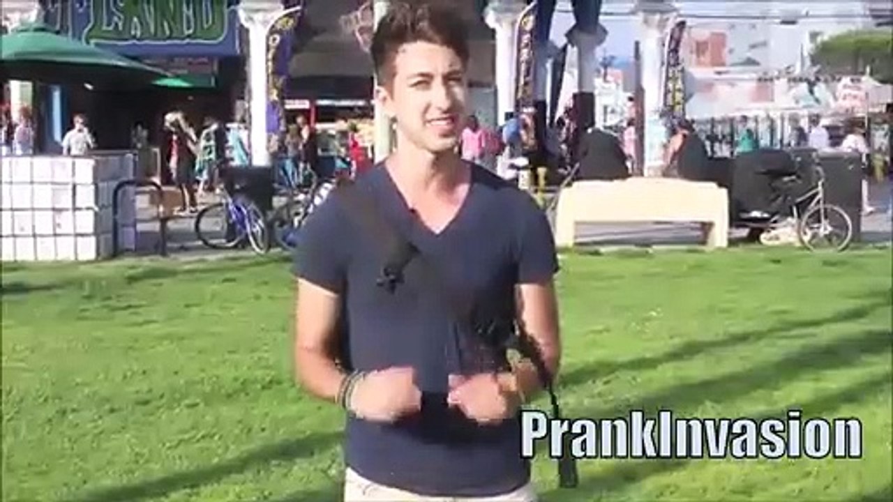 Kissing Prank - Guessing Initials