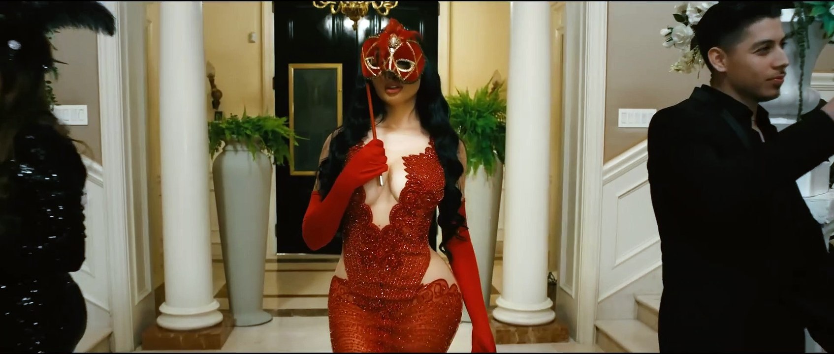 Ella Baila Sola - (Video Oficial) - Eslabon Armado y Peso Pluma - DEL Records 2023