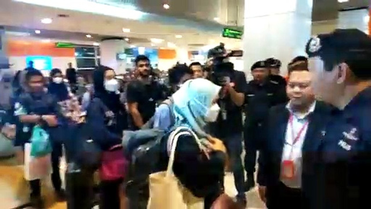 隆警吁公众开车遵守规则  巴士司机确保引擎操作良好