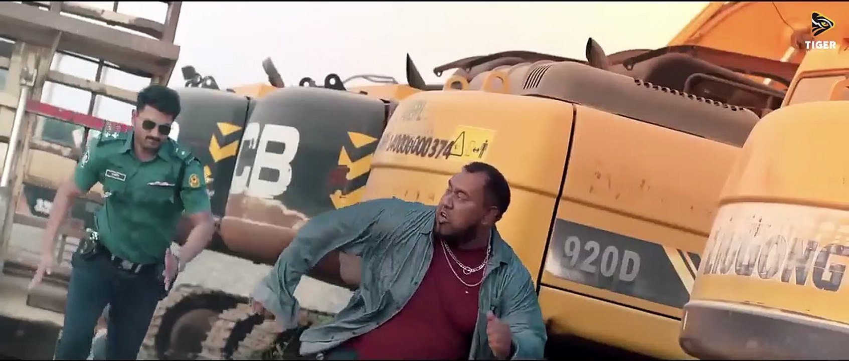 Police _ পুলিশ  _ Shatru Movie Title Song _ Bappy Chowdhury _ Savvy _ Nakash Aziz hindi movie