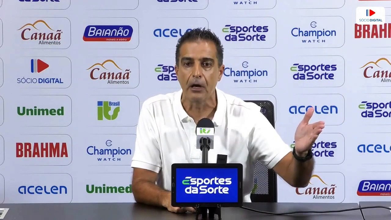 Renato Paiva irritado