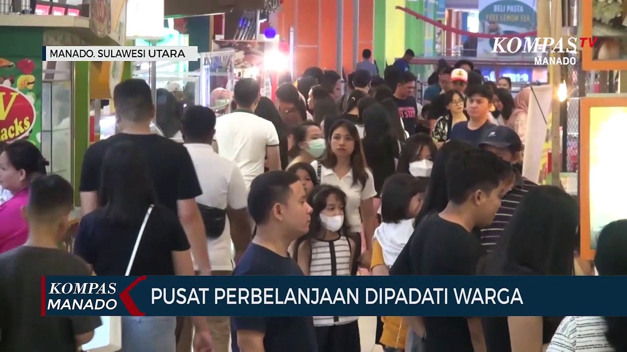 Libur Panjang Warga Padati Pusat Perbelanjaan
