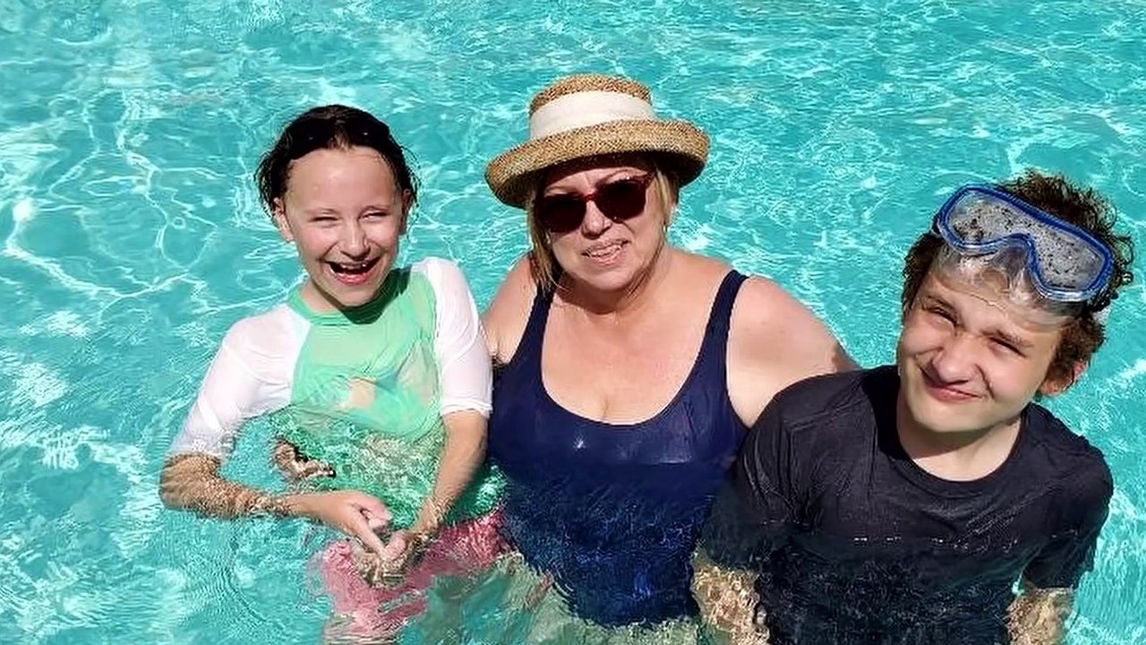 Dr Pimple Popper S09E04 Ear Brain