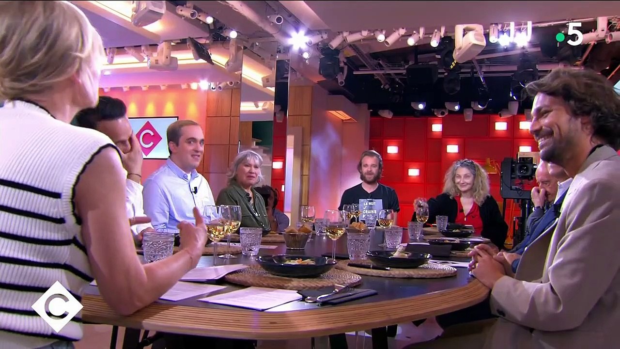 Anne Elisabeth Lemoine craque en direct