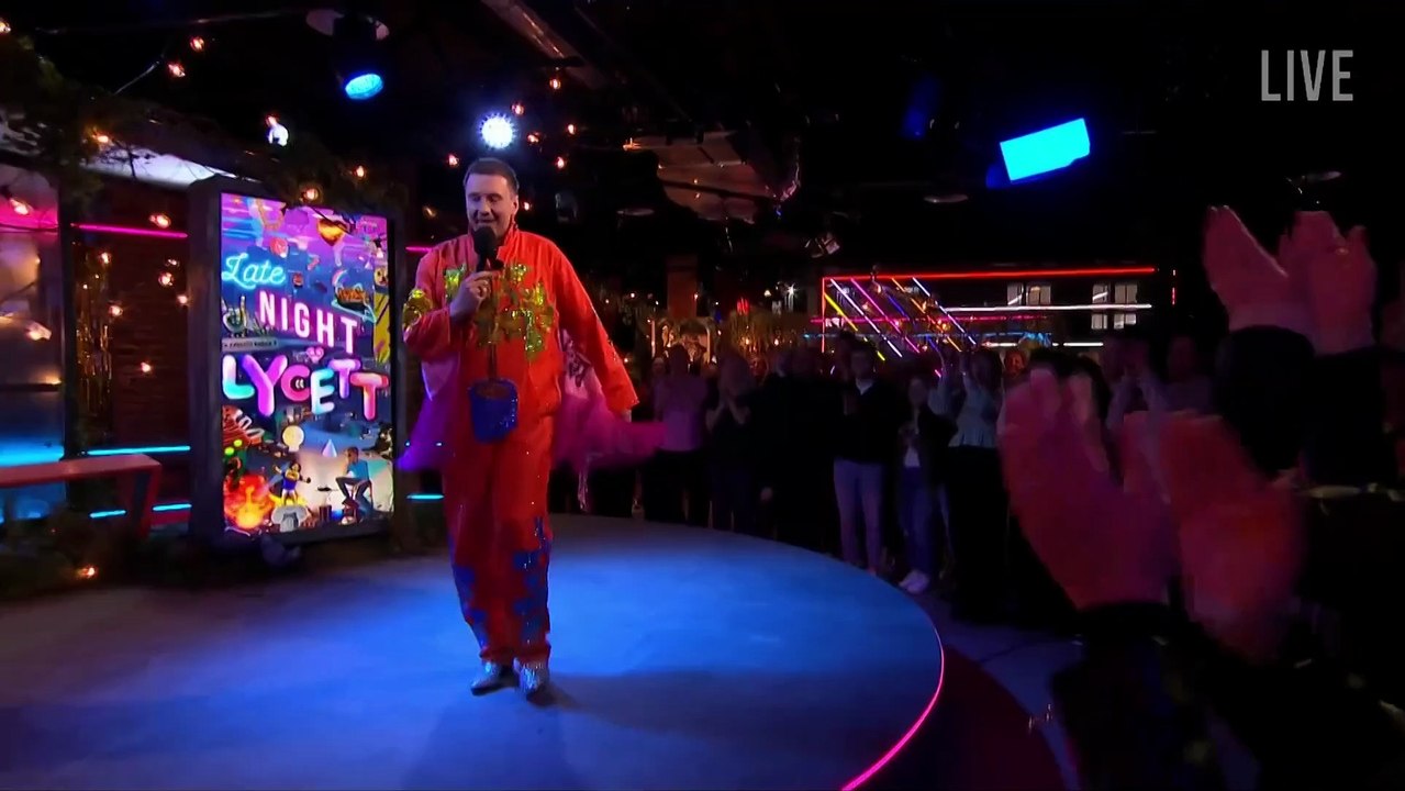 Linda Biscuits gets promoted on Late Night Lycett