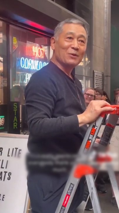 40년 한인가게 문 닫는 날, 브로드웨이 배우 몰려왔다