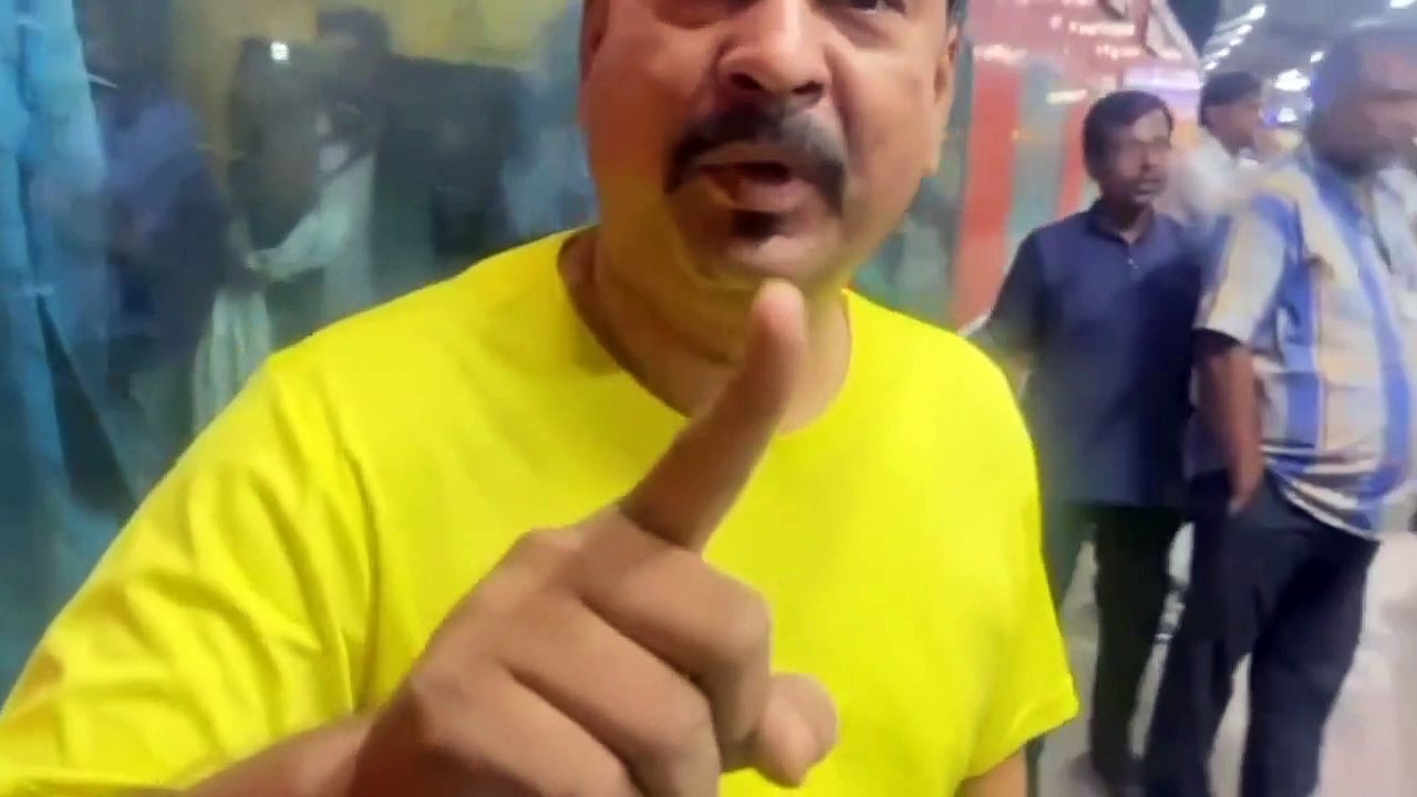 देखें वीडियो...रतलाम स्टेशन पर अजमेर के एएसआई ने किया हंगामा