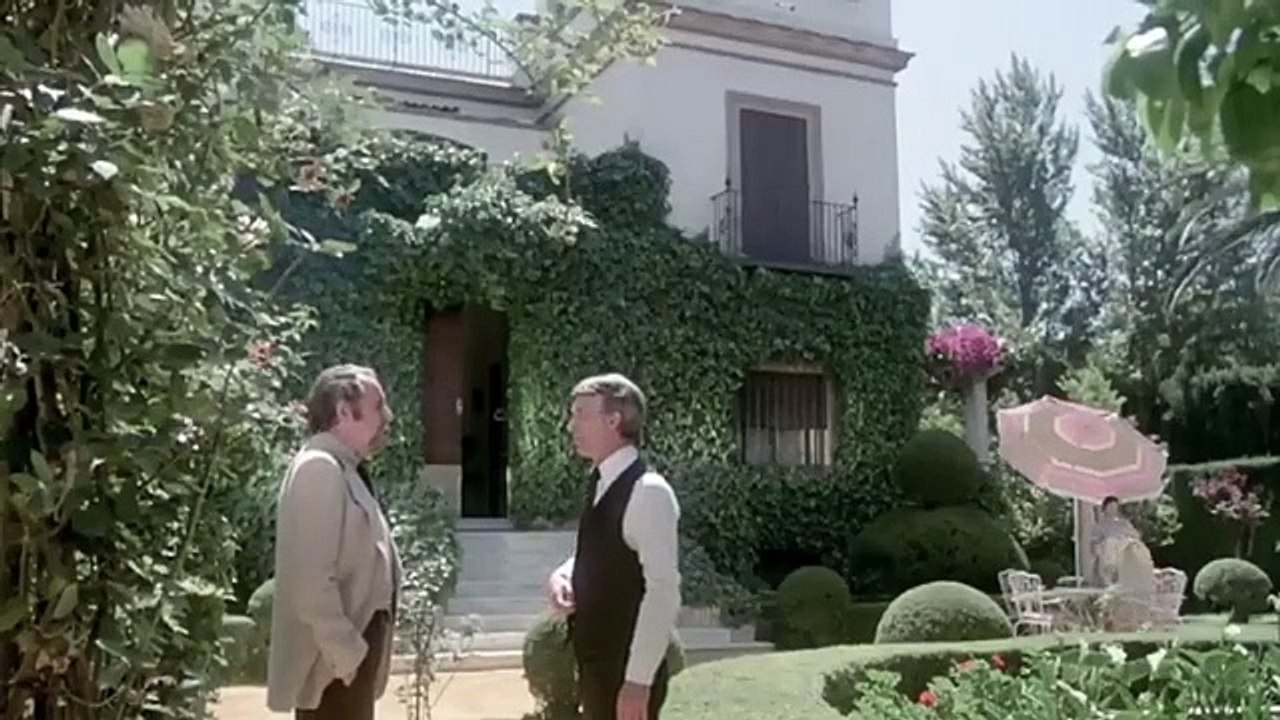 Luckiest Maid Of A Movie Explained In Hindi Hollywood Movie Explained In Hindi