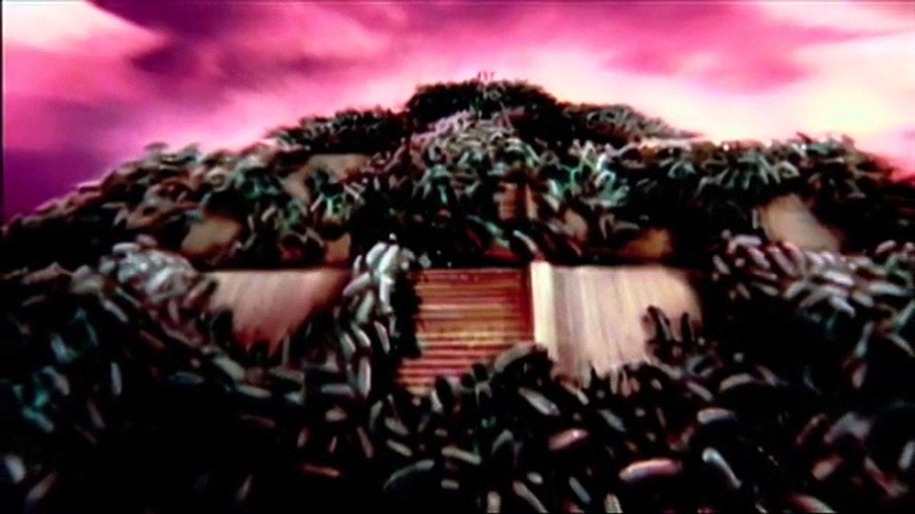 AVP: Alien vs. Predator (2004) Behind the Scenes – Exclusive Featurette 🎬