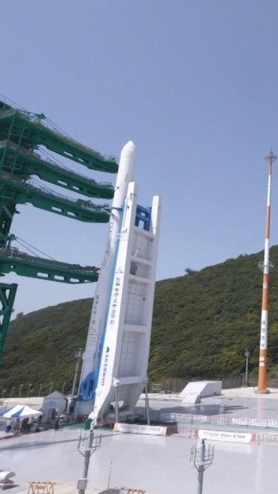 오늘 실전이다…누리호 특급미션 ‘위성 8기 궤도 배달’