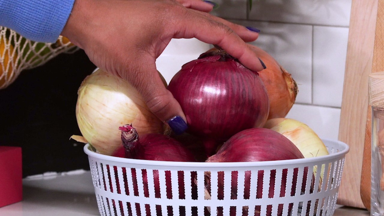 How to Store Onions