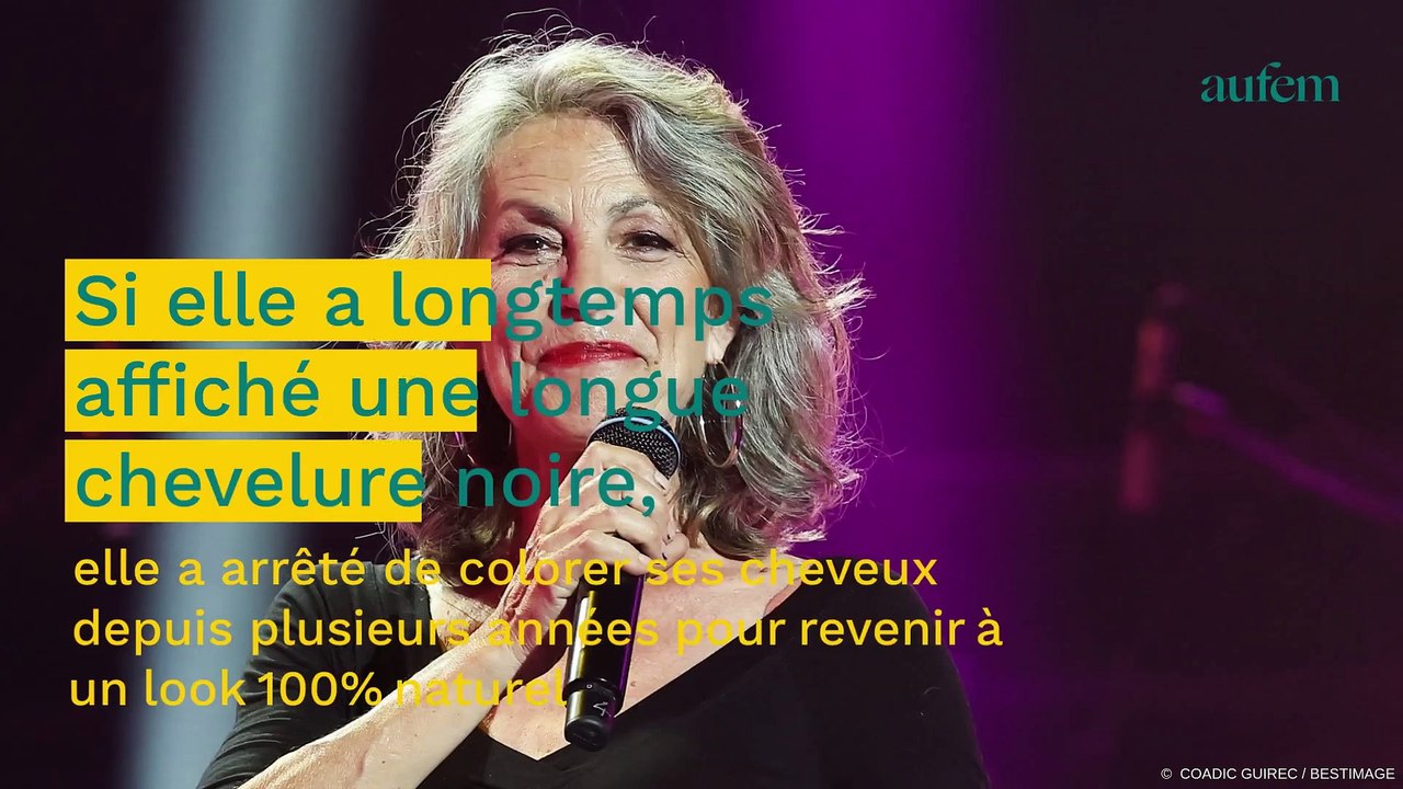 Lio : ses meilleures astuces pour mettre en valeur ses cheveux gris