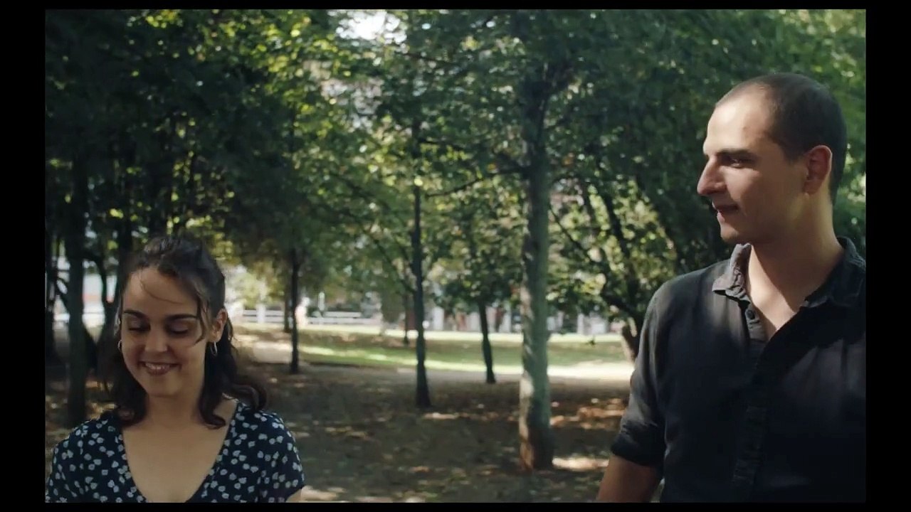 Notas sobre un verano Tráiler