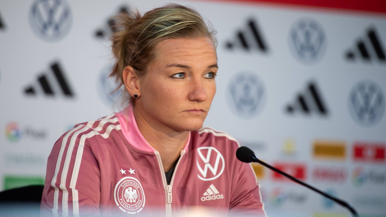 "Das ist einfach ein riesengroßes Thema": Popp erklärt Kapitänsbinde