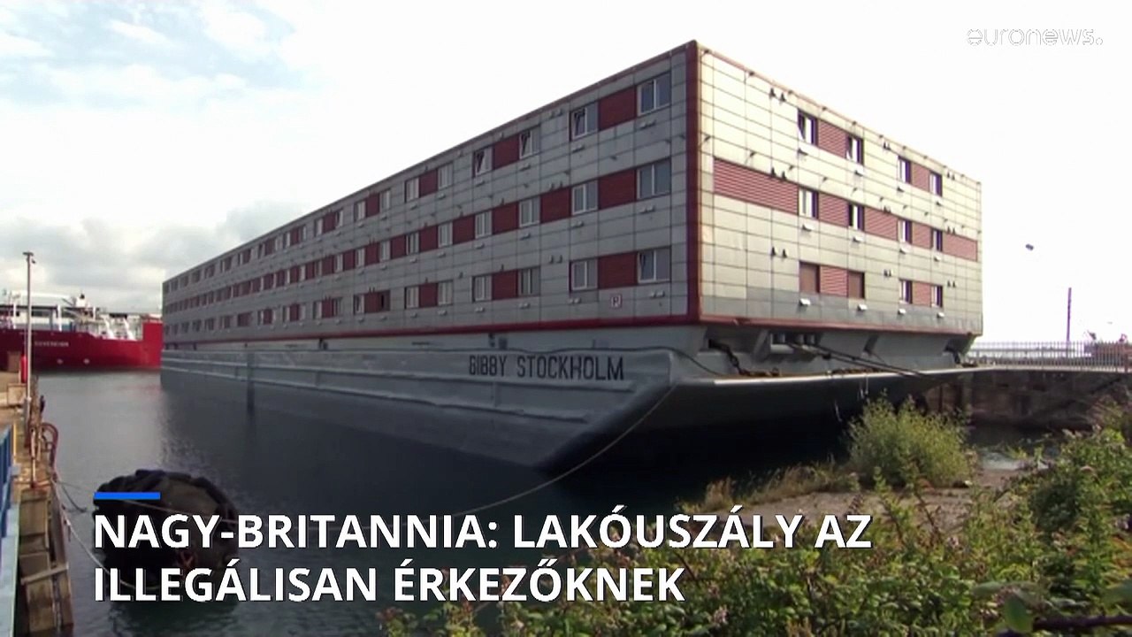 Lakóuszály az illegálisan érkezőknek a La Manche-csatornán