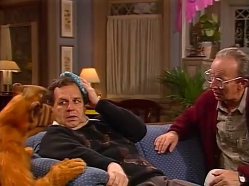 ALF-04x83 - Romper para reconciliarse