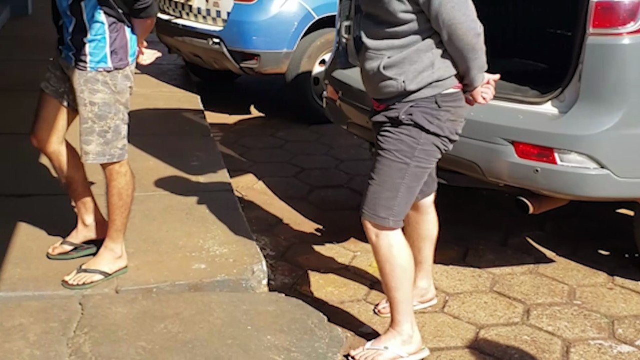 Rotam "descarrega" camburão com detidos presos na região