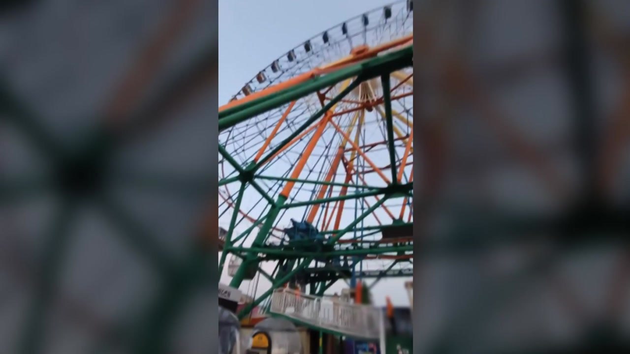 놀이공원 정전으로 대관람차 멈춰...9명 구조 / YTN
