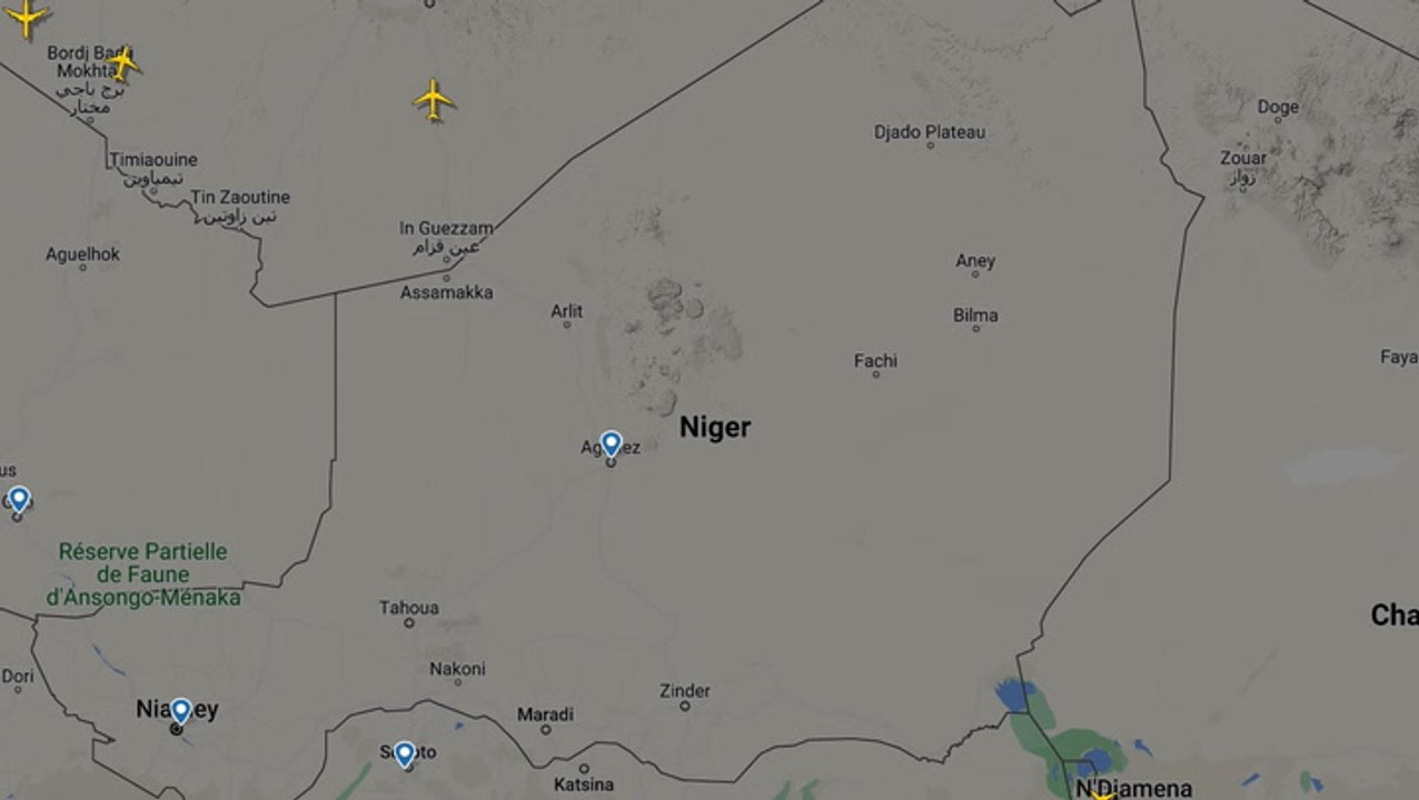 Moment Niger closes airspace as deadline to reinstate president passes