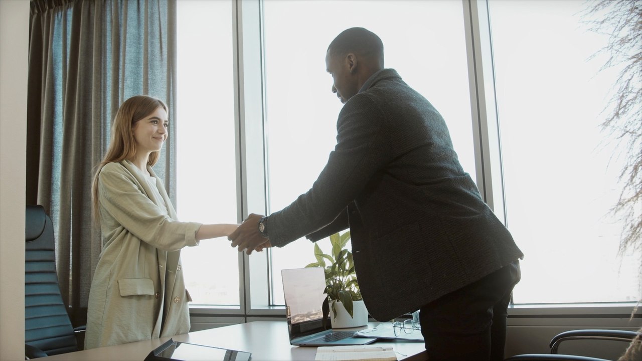 How to Outsmart Applicant Tracking Systems and Land a Job Using AI