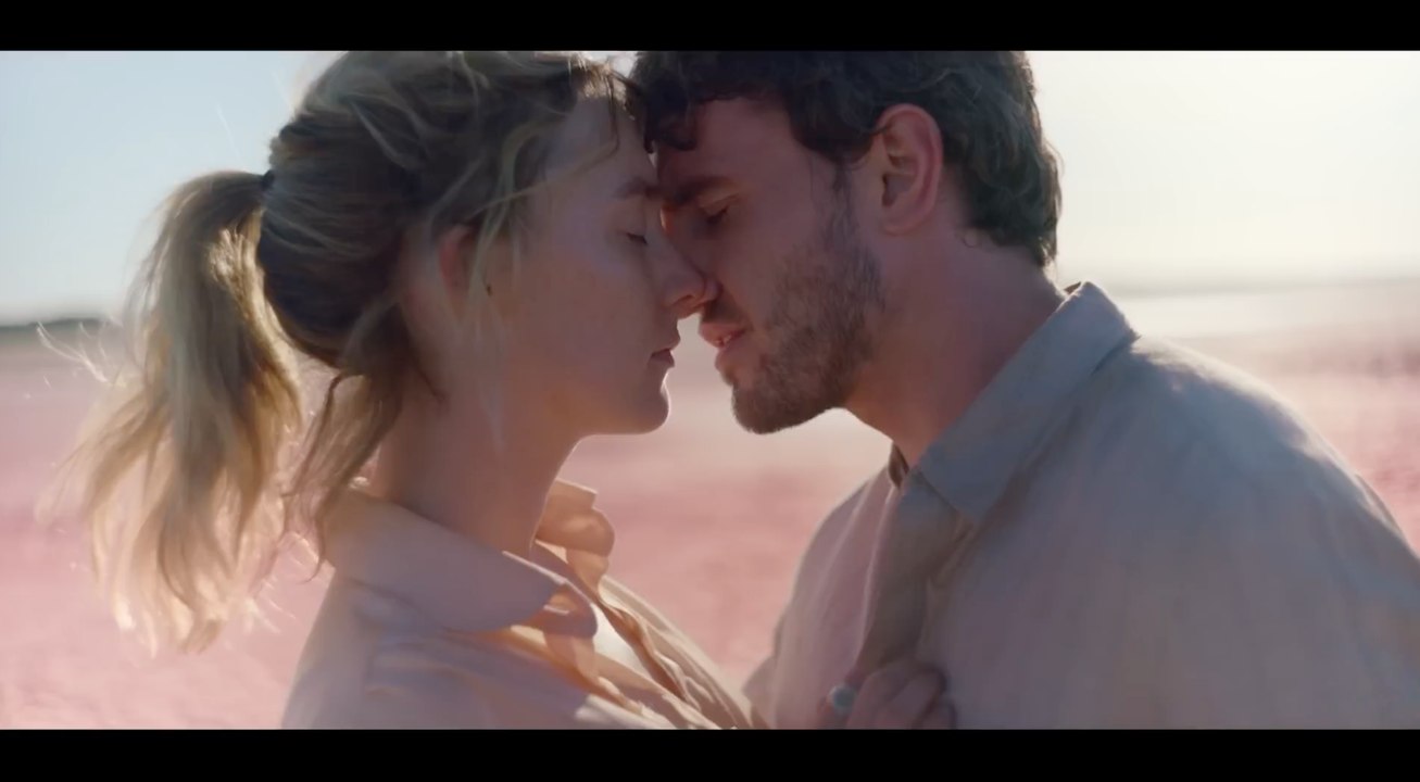FOE Official Trailer VO Saoirse Ronan Paul Mescal