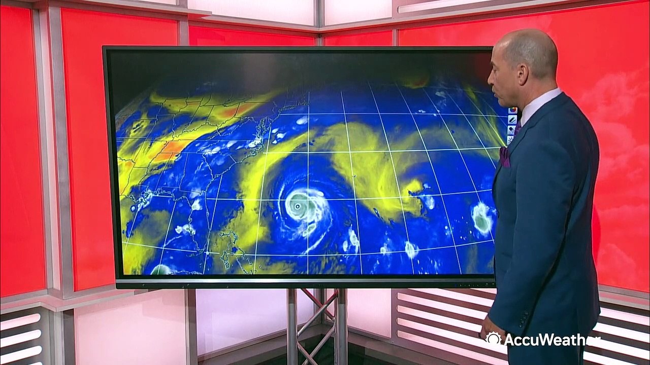 Franklin churning off East coast