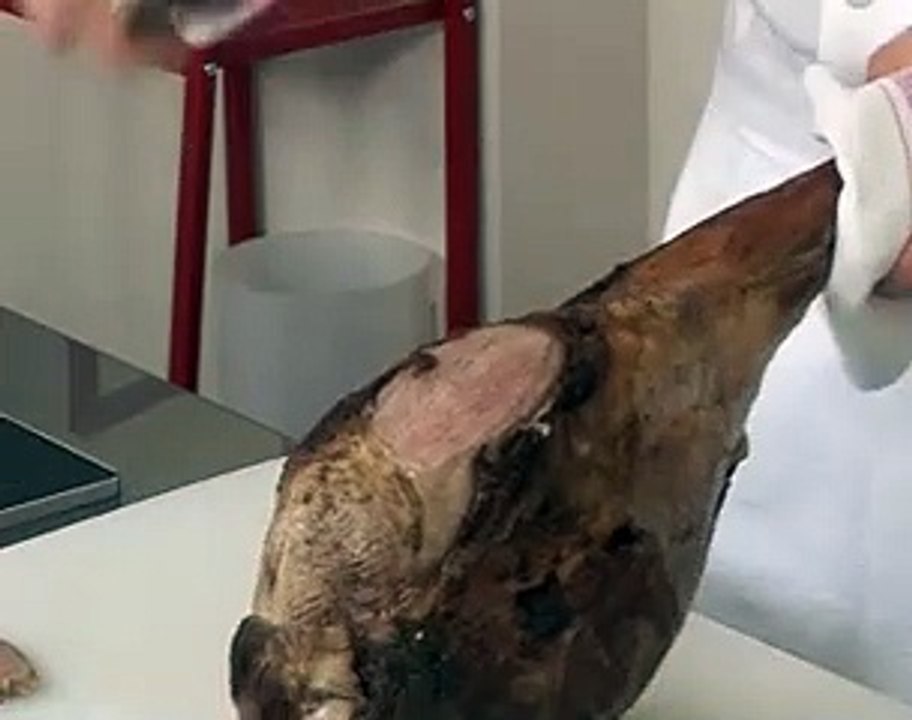 Découper un gigot