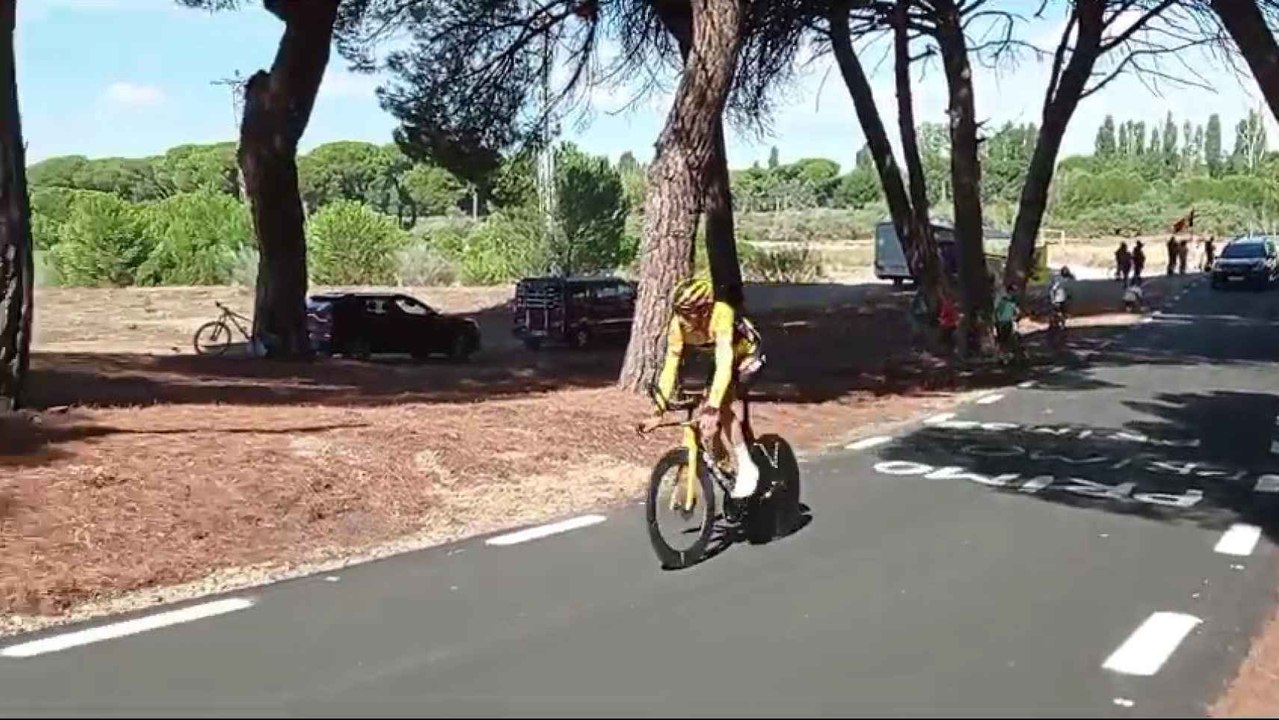 Jonas Vingegaard  entrenando en Valladolid
