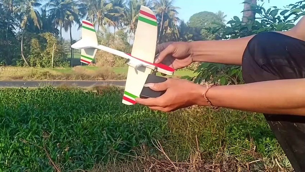build a capacitor powered airplane