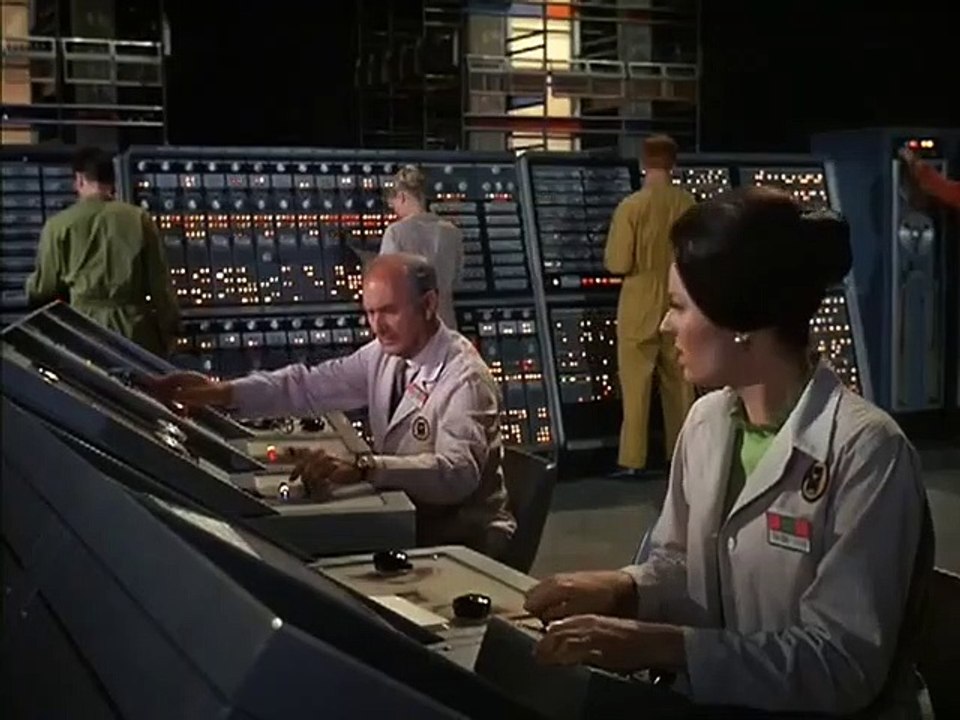 El Túnel del Tiempo capitulo 29 Asaltantes del espacio exterior