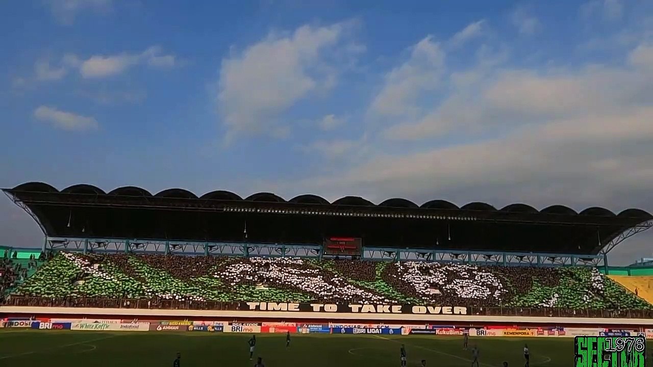 Coreography of Brigata Curvasud | PSS Sleman vs Persebaya
