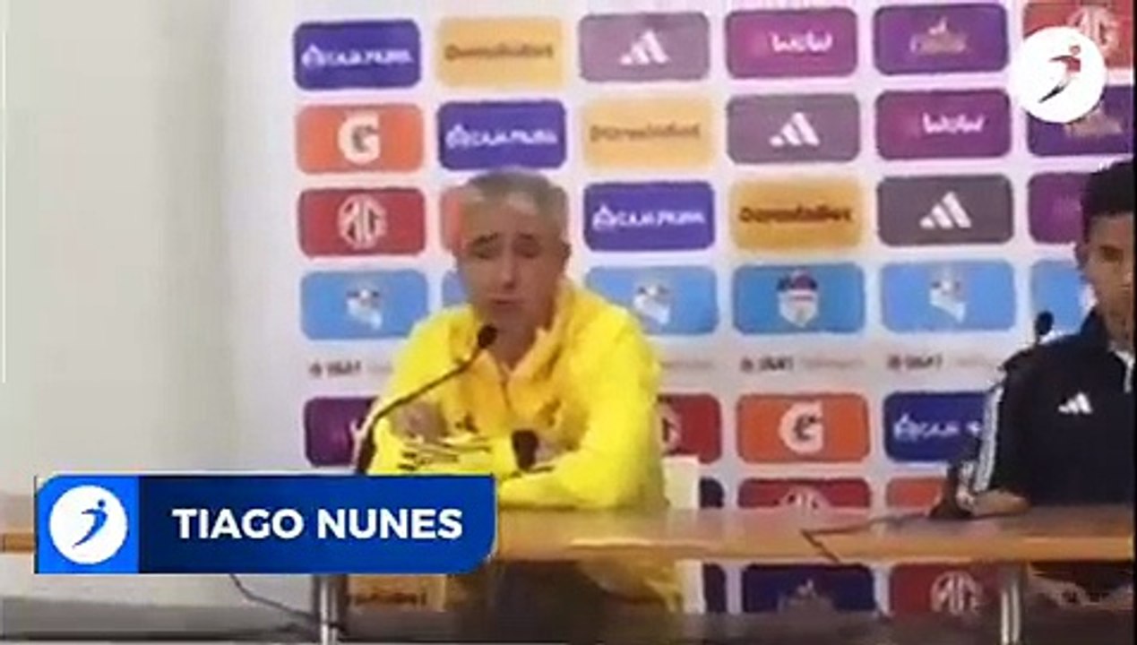 Tiago Nunes disconforme con el arbitraje.