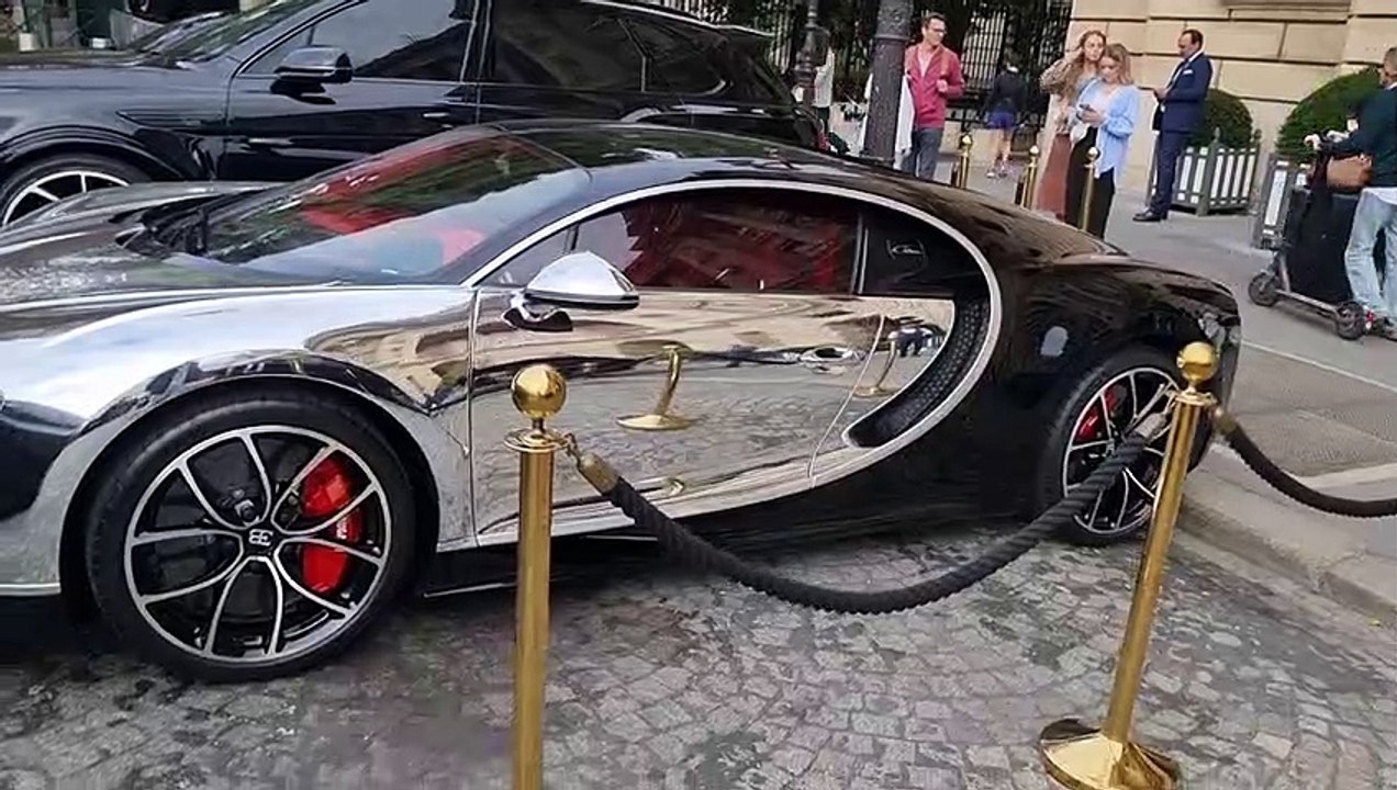 Bugatti Chiron Paris place de la concorde hôtel crillon  