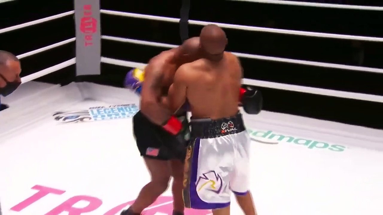 Mike Tyson vs Roy Jones Jr    HIGHLIGHTS