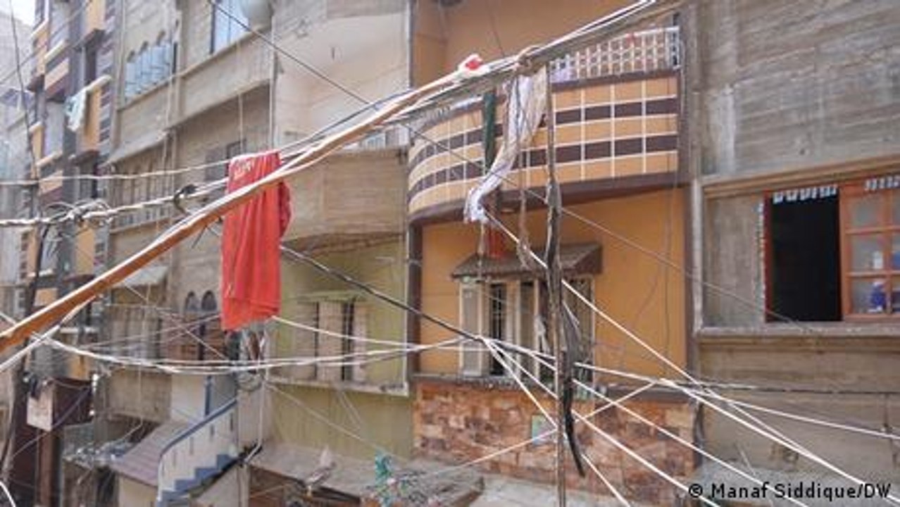 Pakistan: High power bills prompt electricity theft