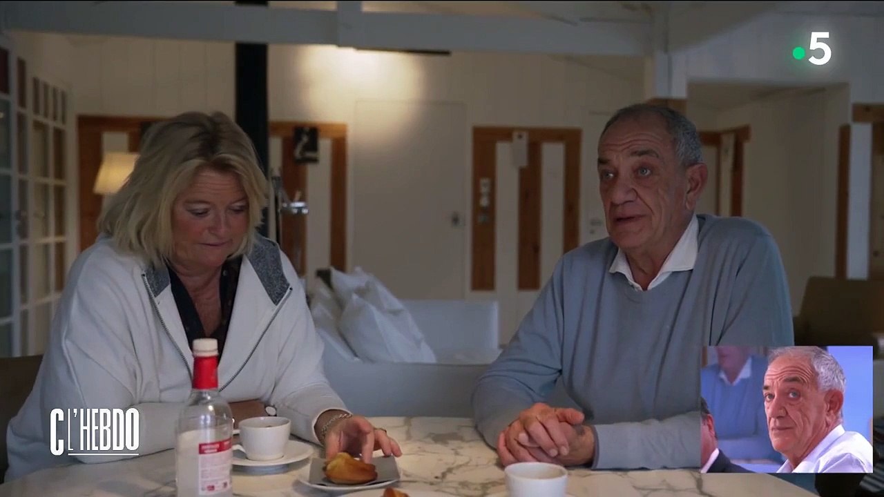 Marina Carrère d'Encausse est en couple avec Antoine MesnierMarina Carrère d'Encausse et son compagnon sur France 5