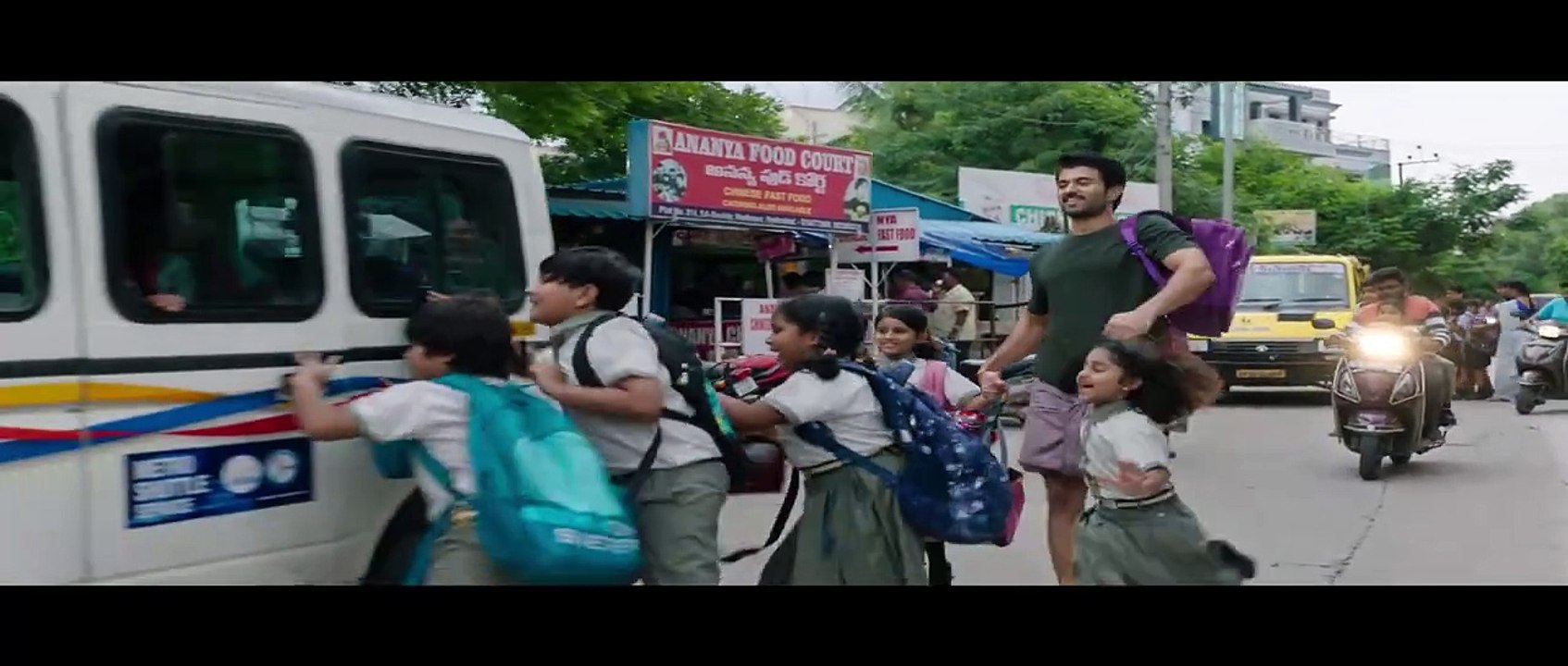 Family Star Glimpse - Vijay Deverakonda, Mrunal Thakur _ Parasuram