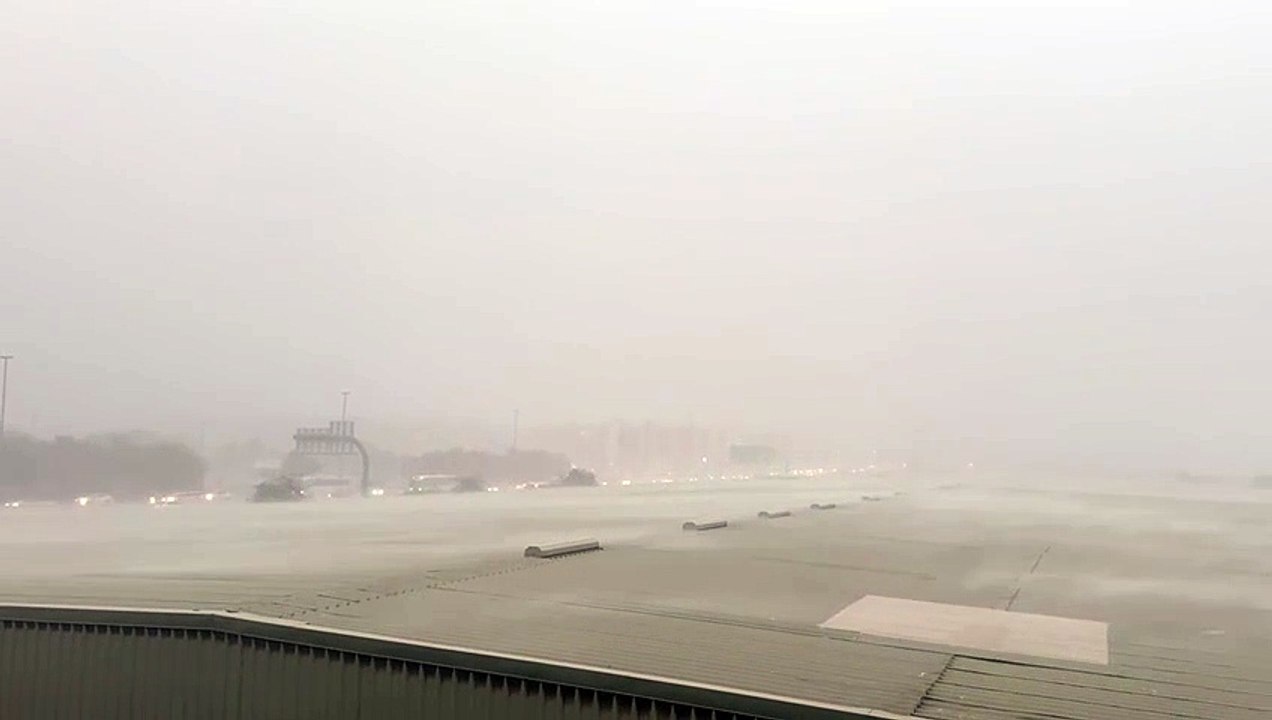 Rain in UAE: Lightning