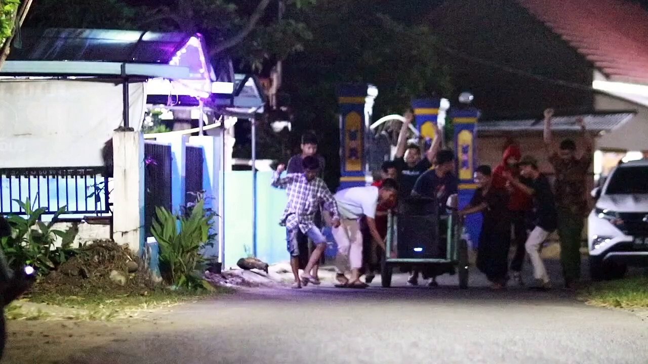 Sahur sahur ! Prank Pocong Terlucu bangunin Sahur - dijamin Ngakak