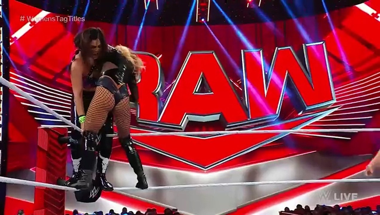 Trish Stratus & Becky Lynch vs. Liv Morgan & Raquel Rodriguez