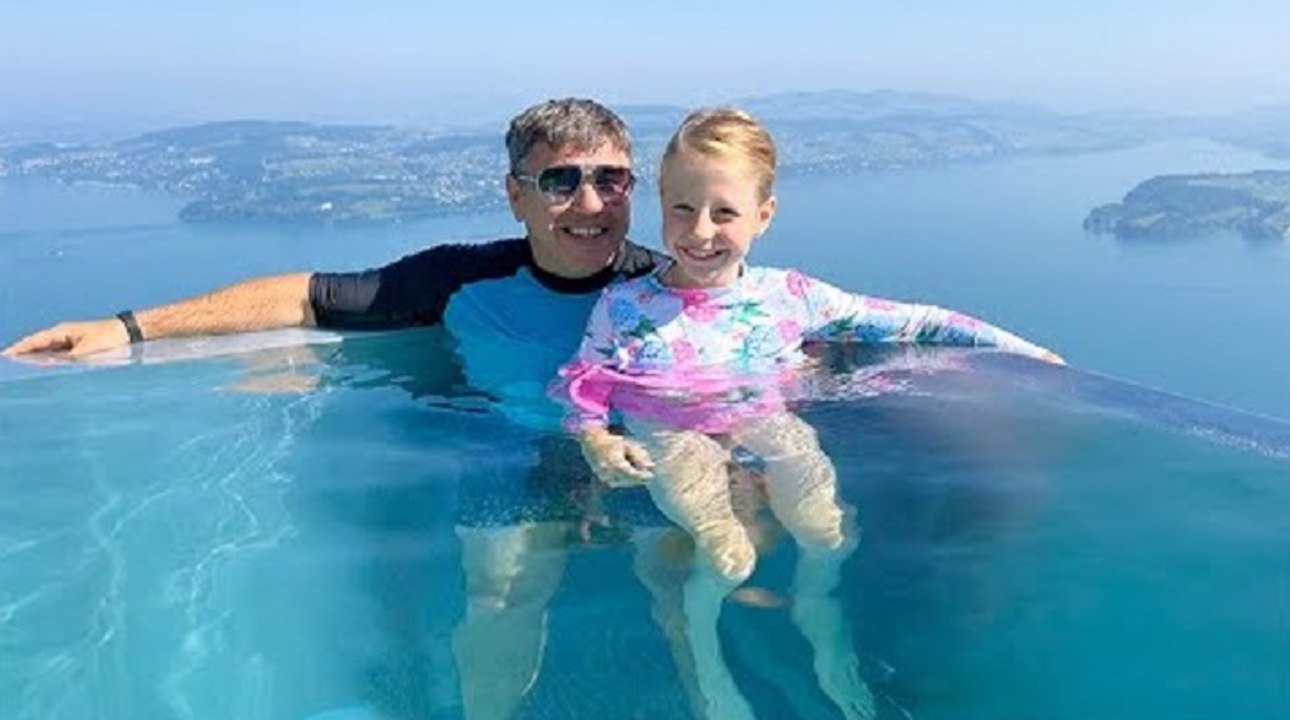 Nastya shows how to entertain each other with her dad