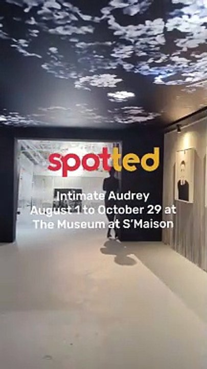 Intimate Audrey, S'Maison