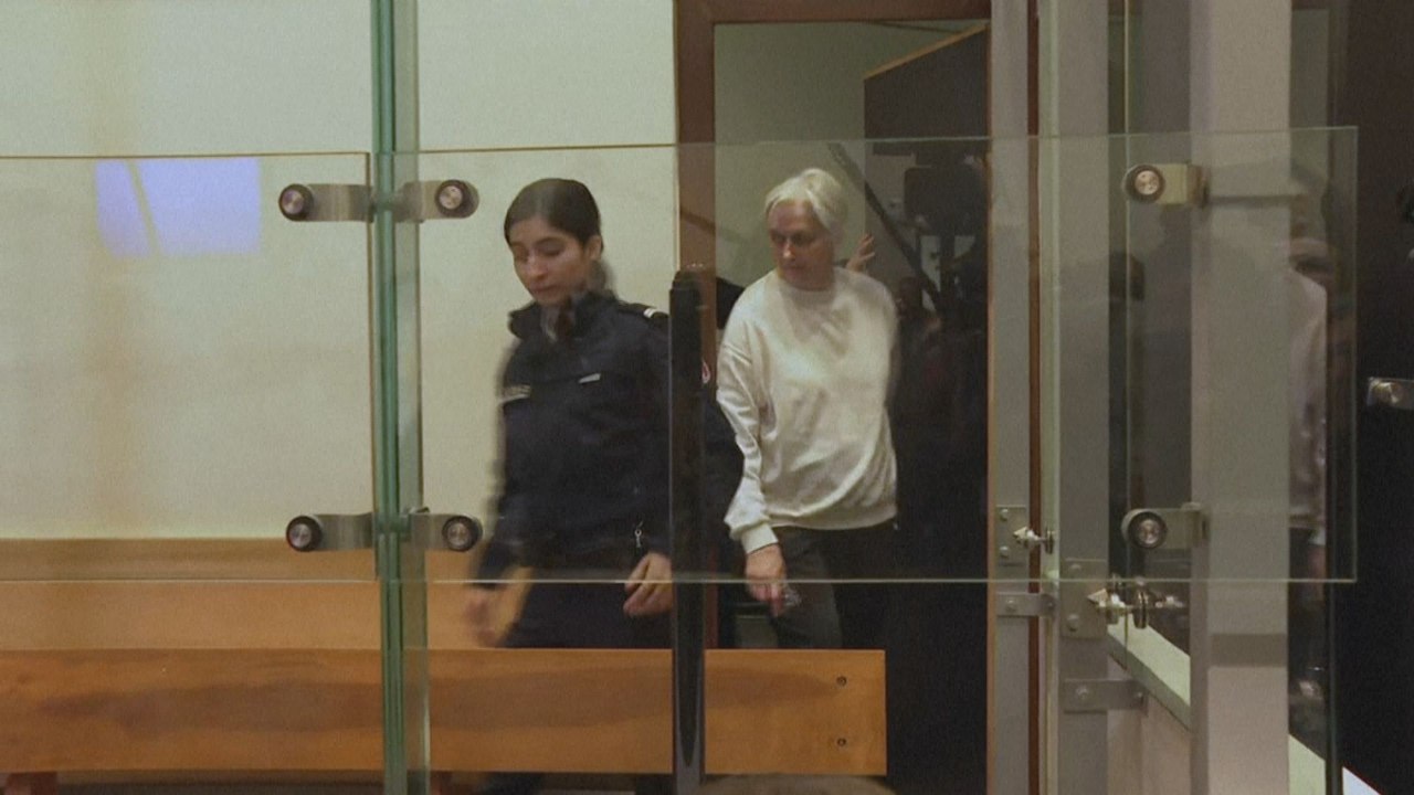 Affaires Fourniret: Monique Olivier, accusée de complicité dans trois meurtres